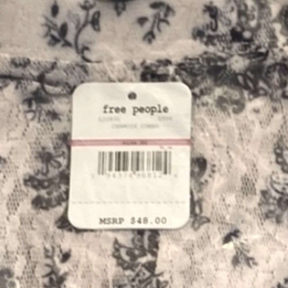 Free People layered in lace leggings size Medium - Picture 5 of 5